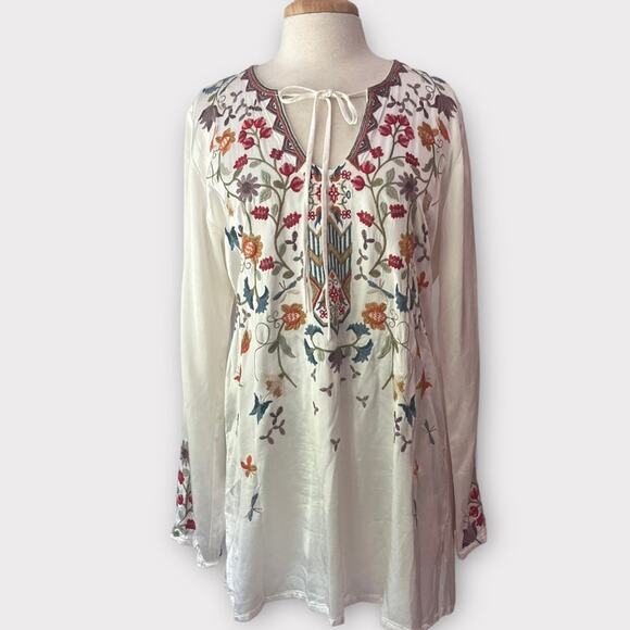 Johnny Was Biya Blair Satin Tunic Blouse Women’s medium Embroidered Ivory Boho - Picture 2 of 12